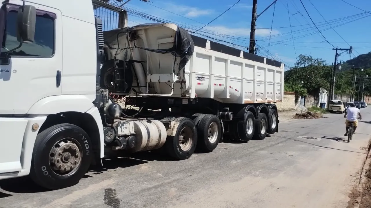 carreta caçamba randon 25m3 + fominha
