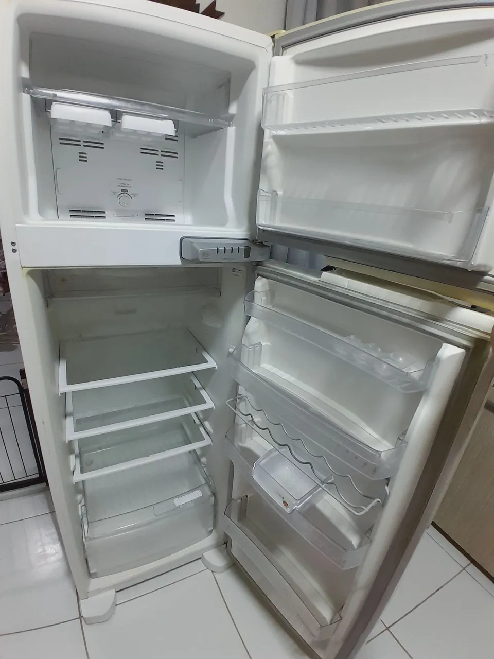 Geladeira, refrigerador Brastemp BRM42 - 378 Litros - Classe A de Economia