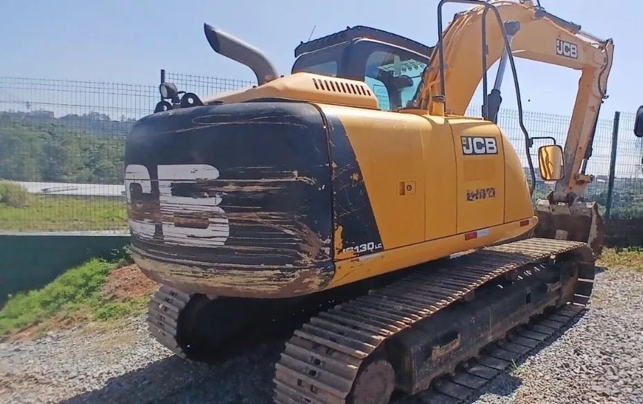 Escavadeira JCB JS130 LC ano 2021 com 3260 horas, em São Paulo  - Foto 5