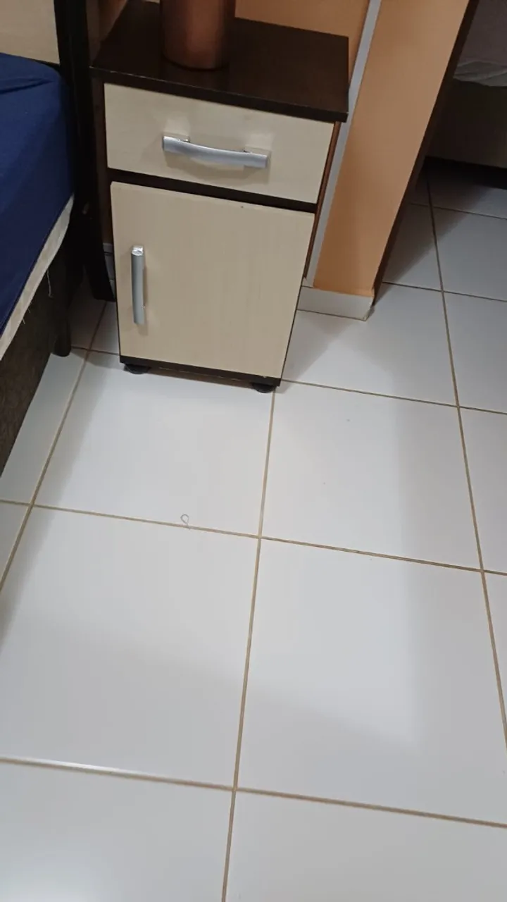 2 criados mudos, cabeceira de cama