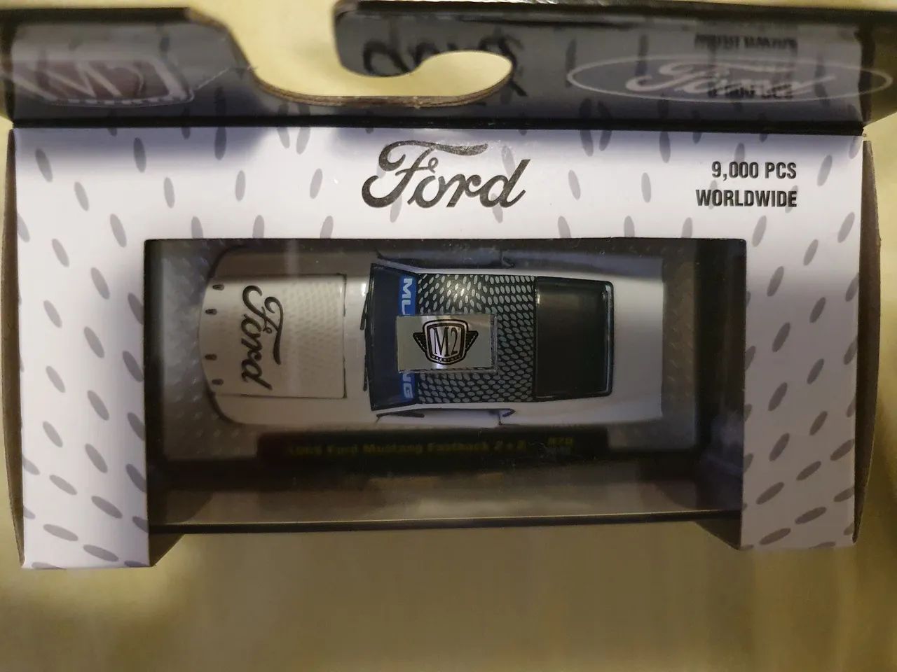 Miniatura Ford Mustang Fastback (1968)- 1/64 M2 Machines - Foto 4