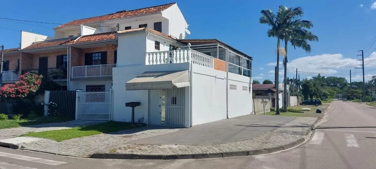 Sobrado para Venda em Guaratuba, Cohapar, 4 dormitórios, 1 suíte, 5 banheiros, 3 vagas