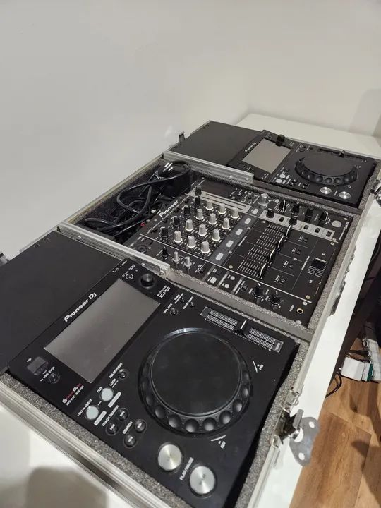 Par XDJ 700 + DJM 750K em ótimo estado com case - Foto 2