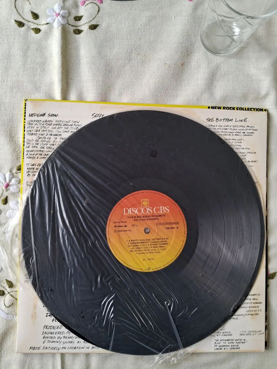 Disco de Vinil LP Big Audio Dynamite - This Is Big Audio Dynamite - Foto 2