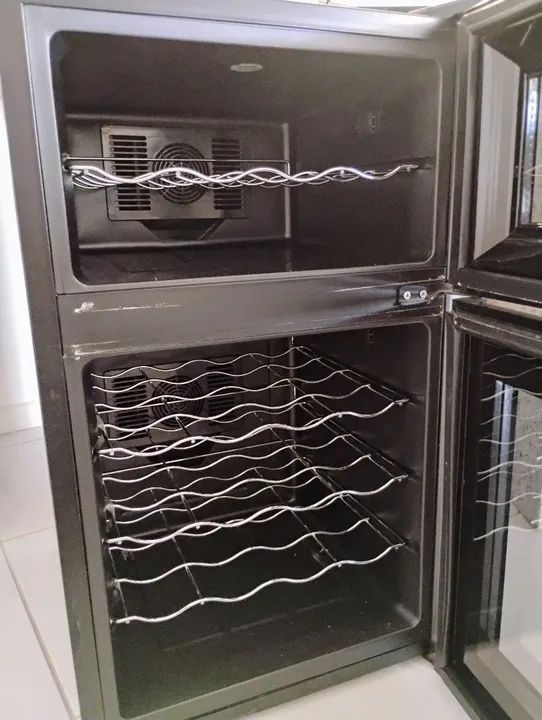 Adega Philco 2 portas - parte inferior não resfria - Foto 2