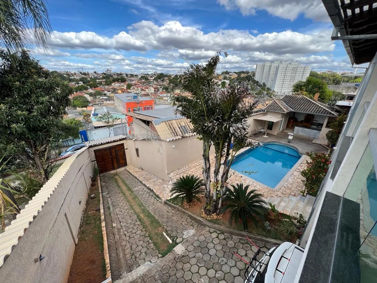 Casa para venda possui 460 metros quadrados com 6 quartos em Santa Mônica - Belo Horizonte - Foto 4