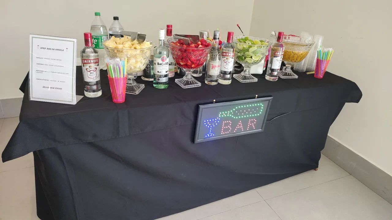 Bartender e garçom 