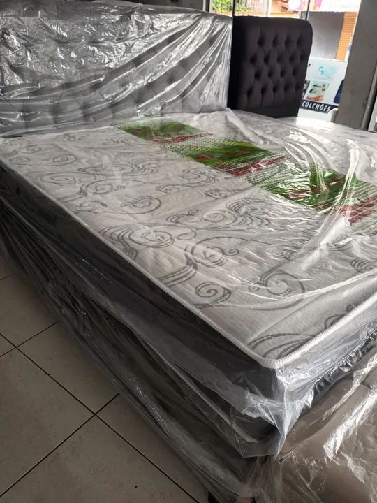 Super King  box colchão  e  cabeceira 