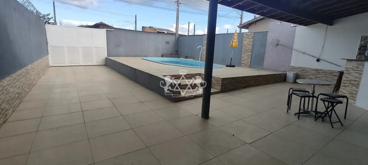 Casa com piscina + 6 kitnets á venda no bairro Golfinho, Caraguatatuba, Litoral Norte de S