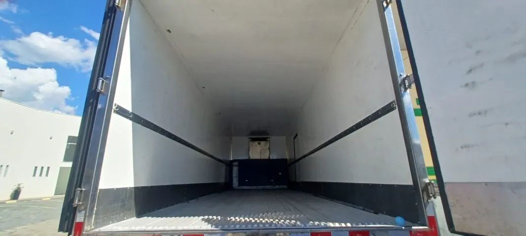 VW CONSTELLATION 24.280 BAU REFRIGERADO 6X2 THERMO KING - Foto 8