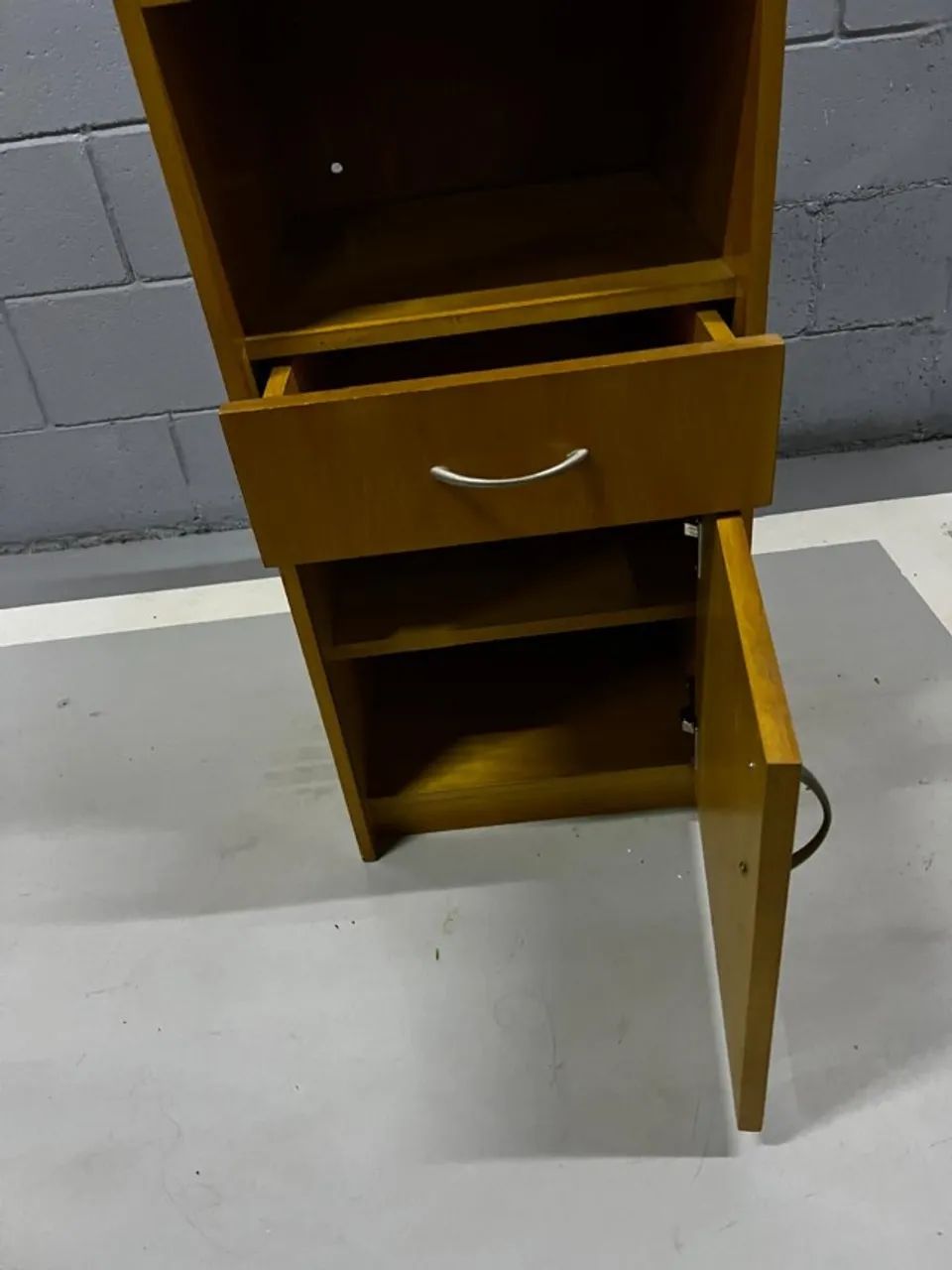 Mesa de cabeceira 64618325368067122