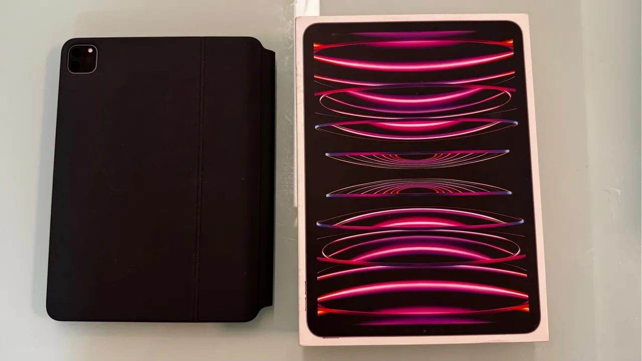 iPad Pro 11" (4ª Geração) - Wi-Fi - 256GB + Magic Keyboard
