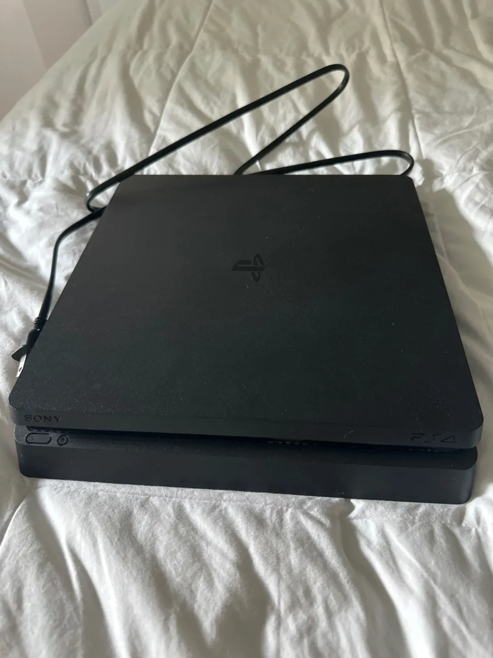 Playstation 4 slim