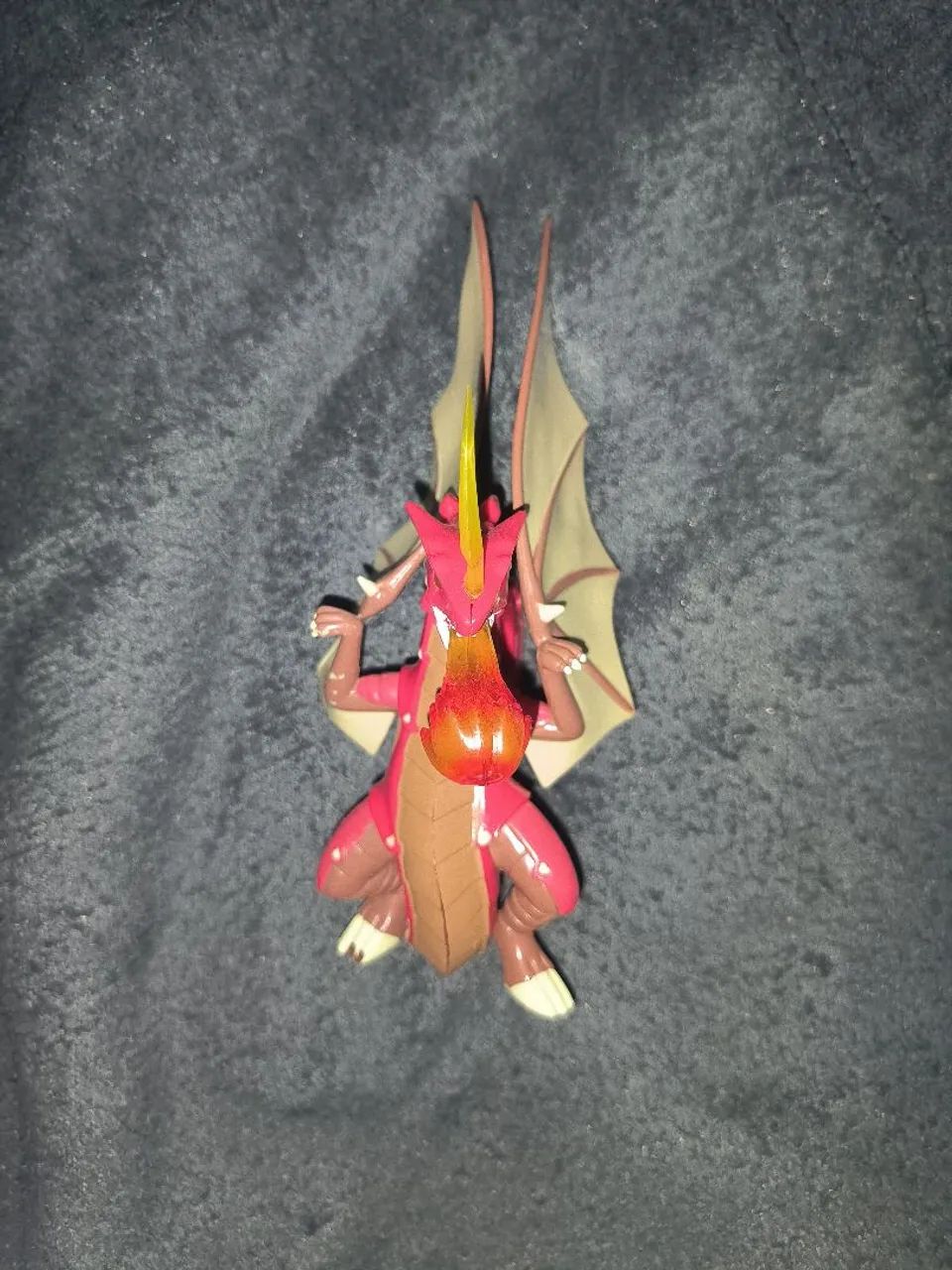 Boneco Bakugan Drago com detalhes