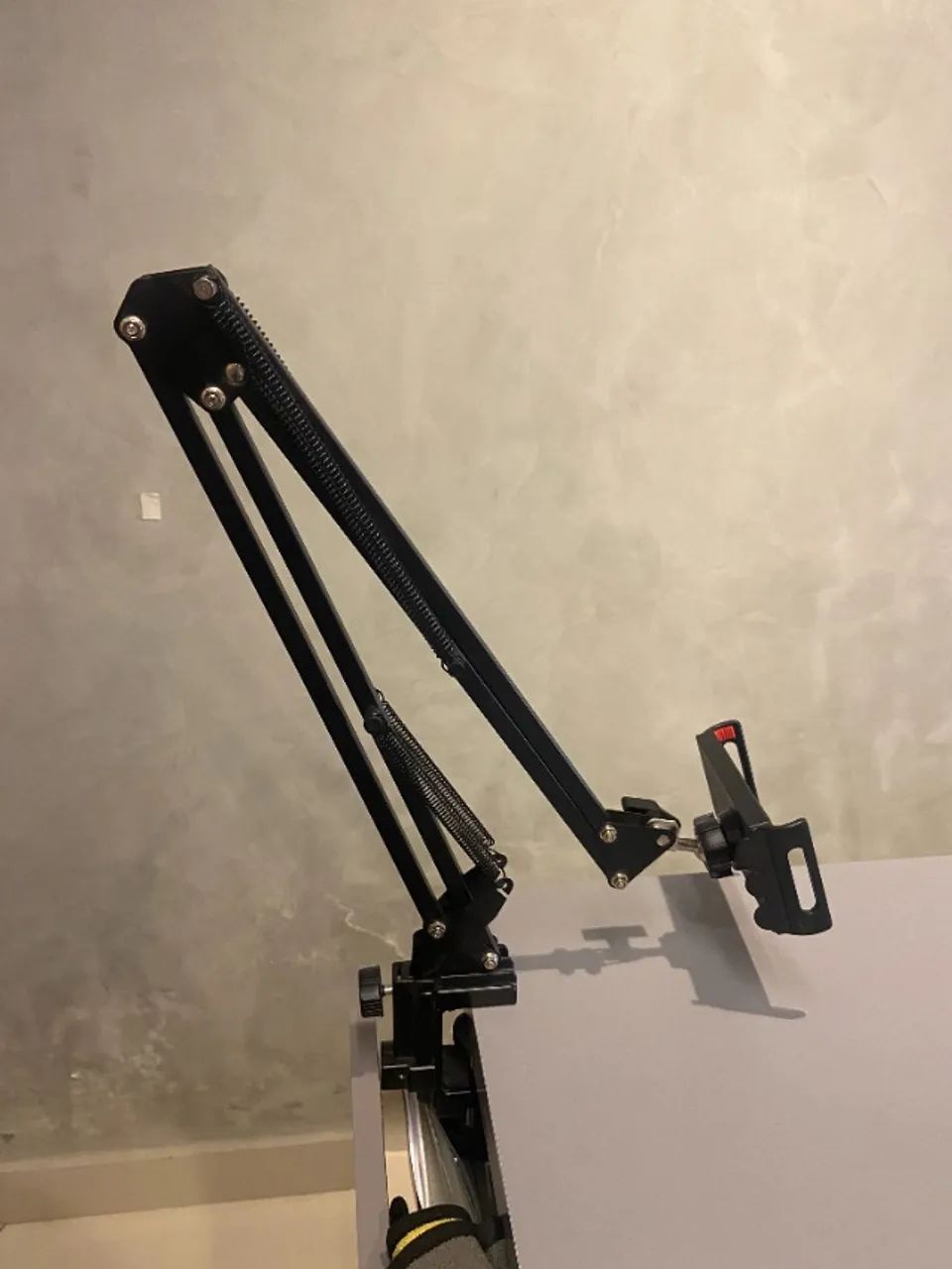 Braço Articulado de Mesa para Microfone/Tablet/Celular - Foto 4