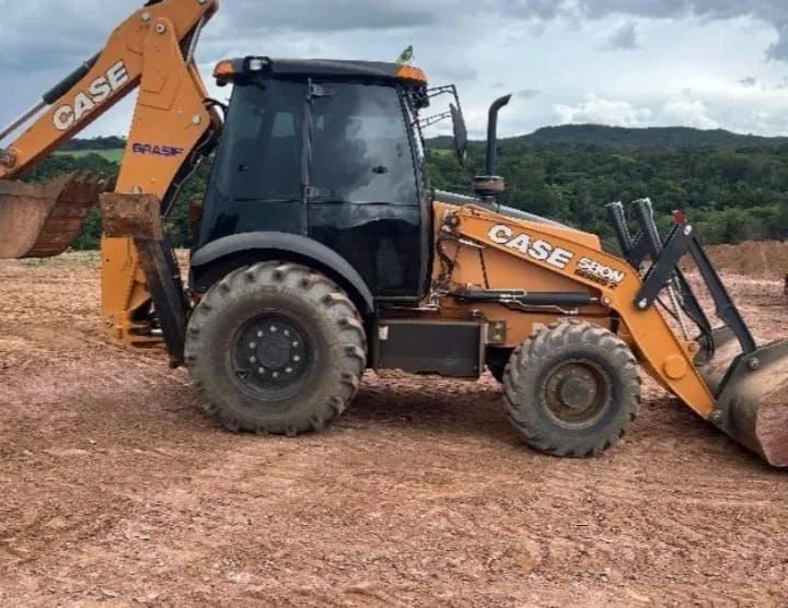 Retroescavadeira case 580n ano 2025 - Foto 6