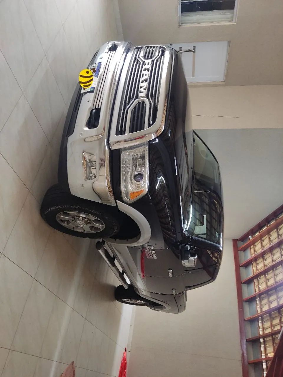 Ram 2500 Laramie 2016 preta  - Foto 3