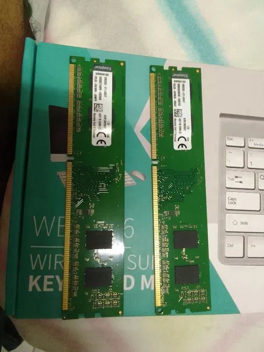 Memórias (2) DDR3 2 GB PC