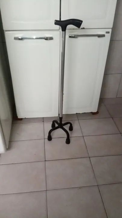 Bengala 4 apoios alumíno usadas  - Foto 2