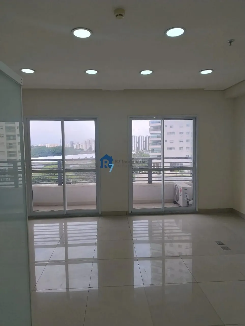 Vende-se Sala Comercial Jardins do Brasil
