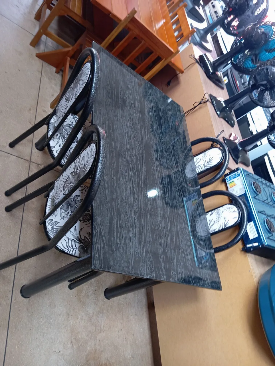 Mesa de Jantar de 4 Cadeiras