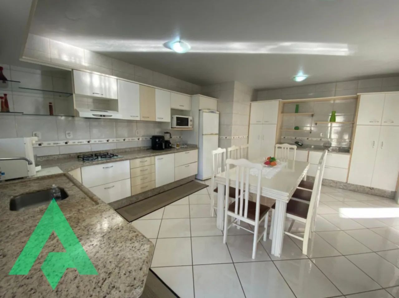 Imóvel residencial/comercial, com 2 pavimentos no Bairro Santa Terezinha, em Gaspar! - Foto 4