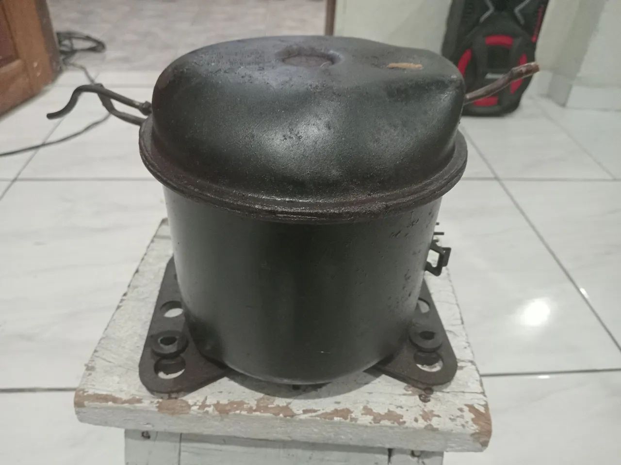 Vendo compressor de geladeira 