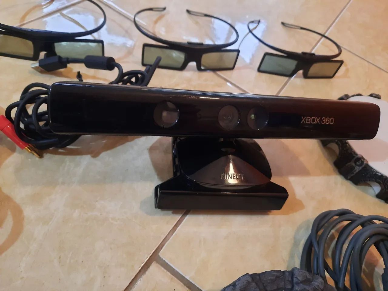 Kinect Kit Xbox 360 with accessories **read the description**64318472963969121