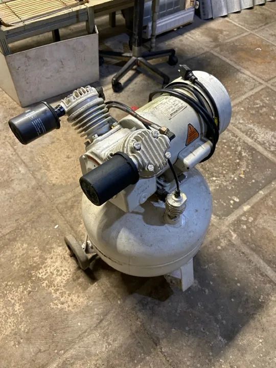 Compressor de ar pra uso geral - Foto 2