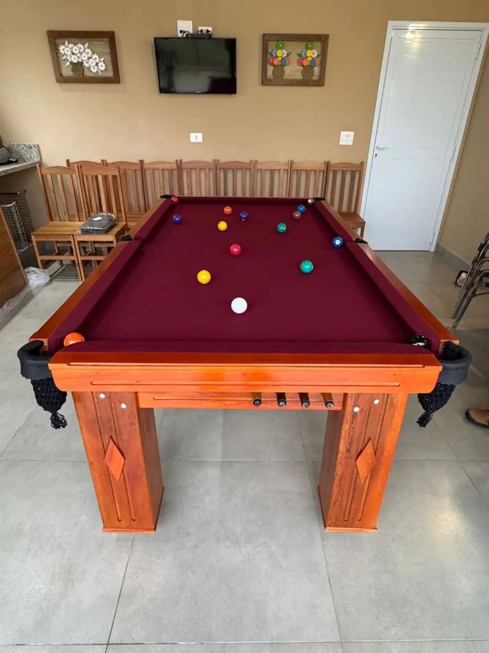 Pool table available for immediate delivery65204504875393122