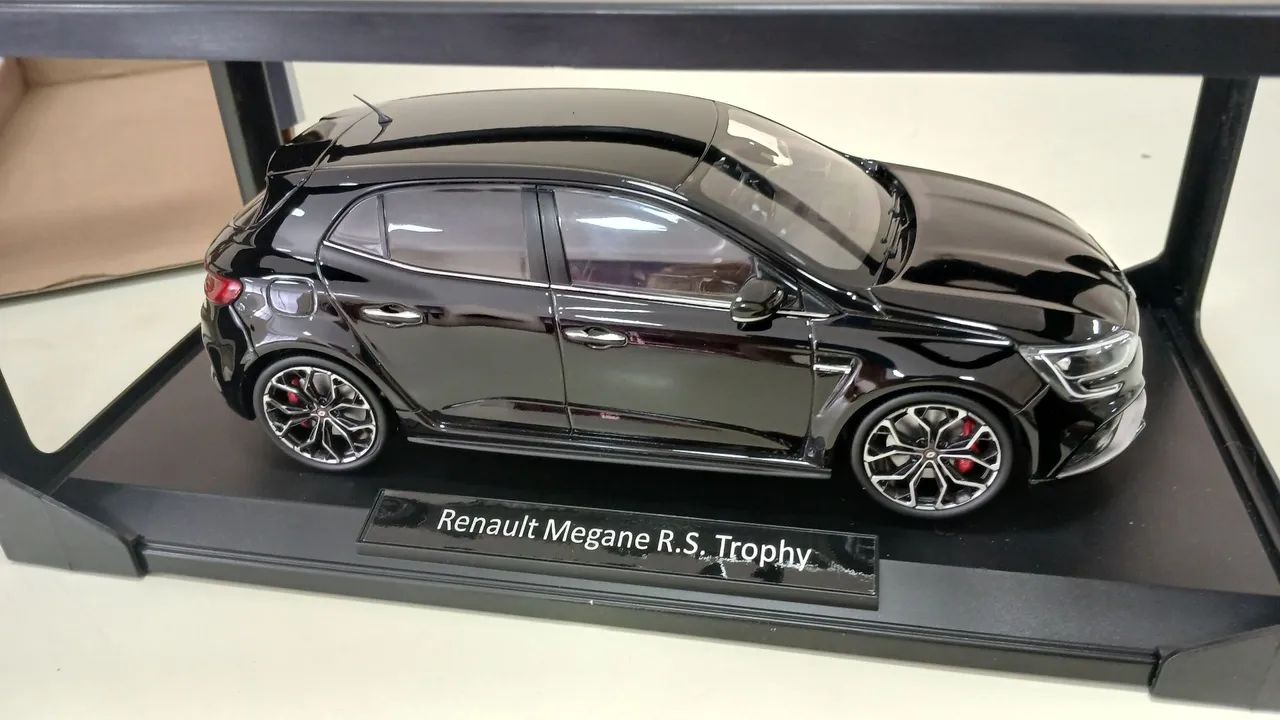 Miniatura Norev Renault Megane R.S 1/18 - Hobbies e coleções