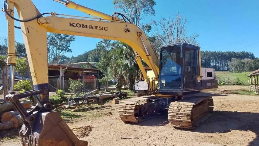 Escavadeira Komatsu - Foto 4