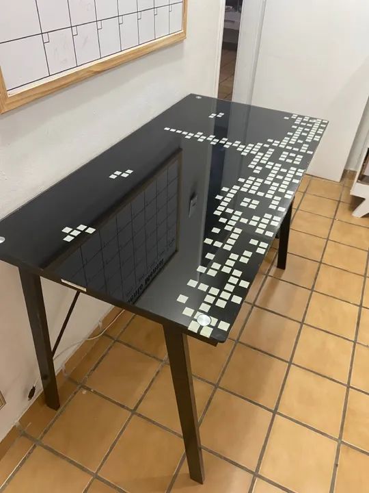 Linda mesa TAMPO DE VIDRO. SEM AVARIAS 