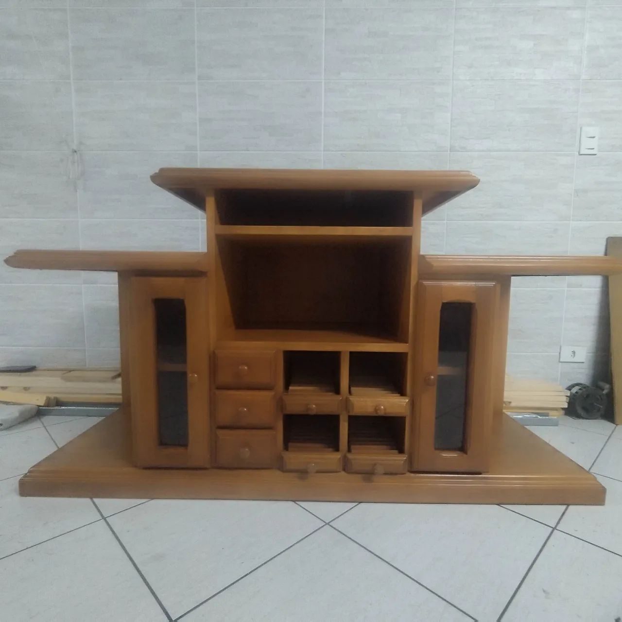 Rack retrô, maravilhoso, madeira maciça!!!