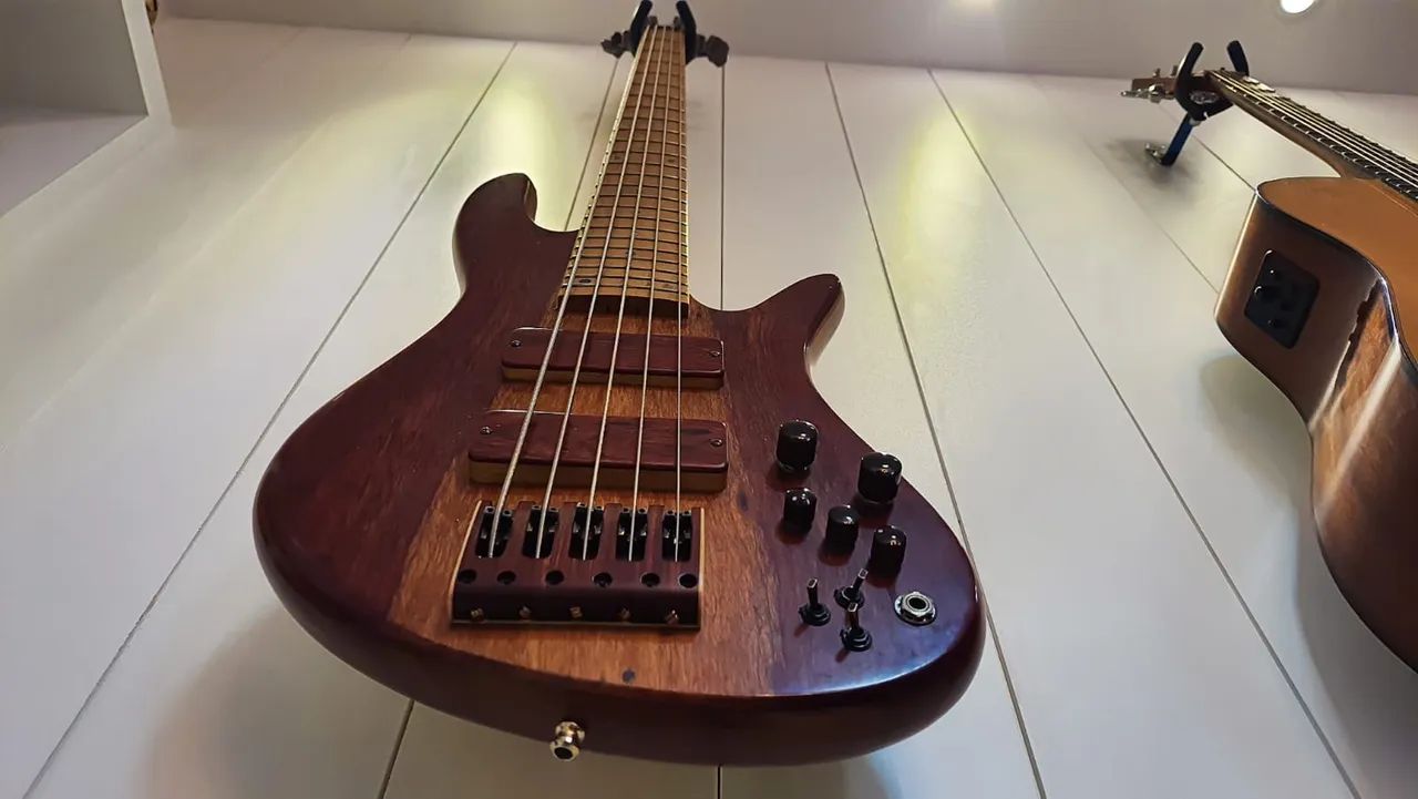 Baixo Camazon 5c - Foto 5