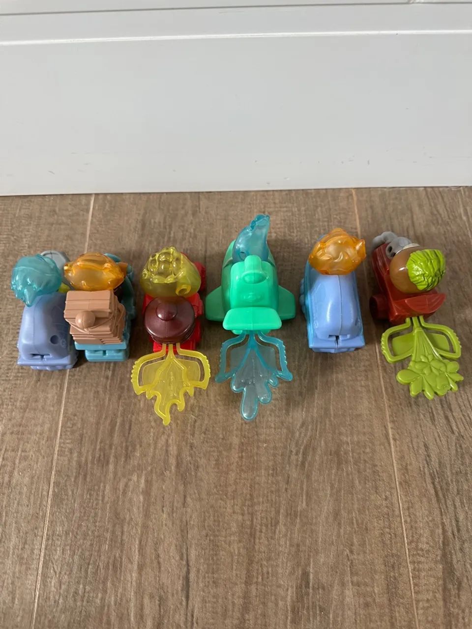 brinquedos bonecos mcdonalds elementos disney - 6 unidades - Foto 3
