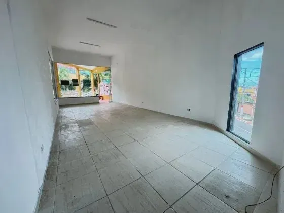 Alugo loja comercial em Jardim Atlântico Oeste (Itaipuaçu) - Maricá - RJ