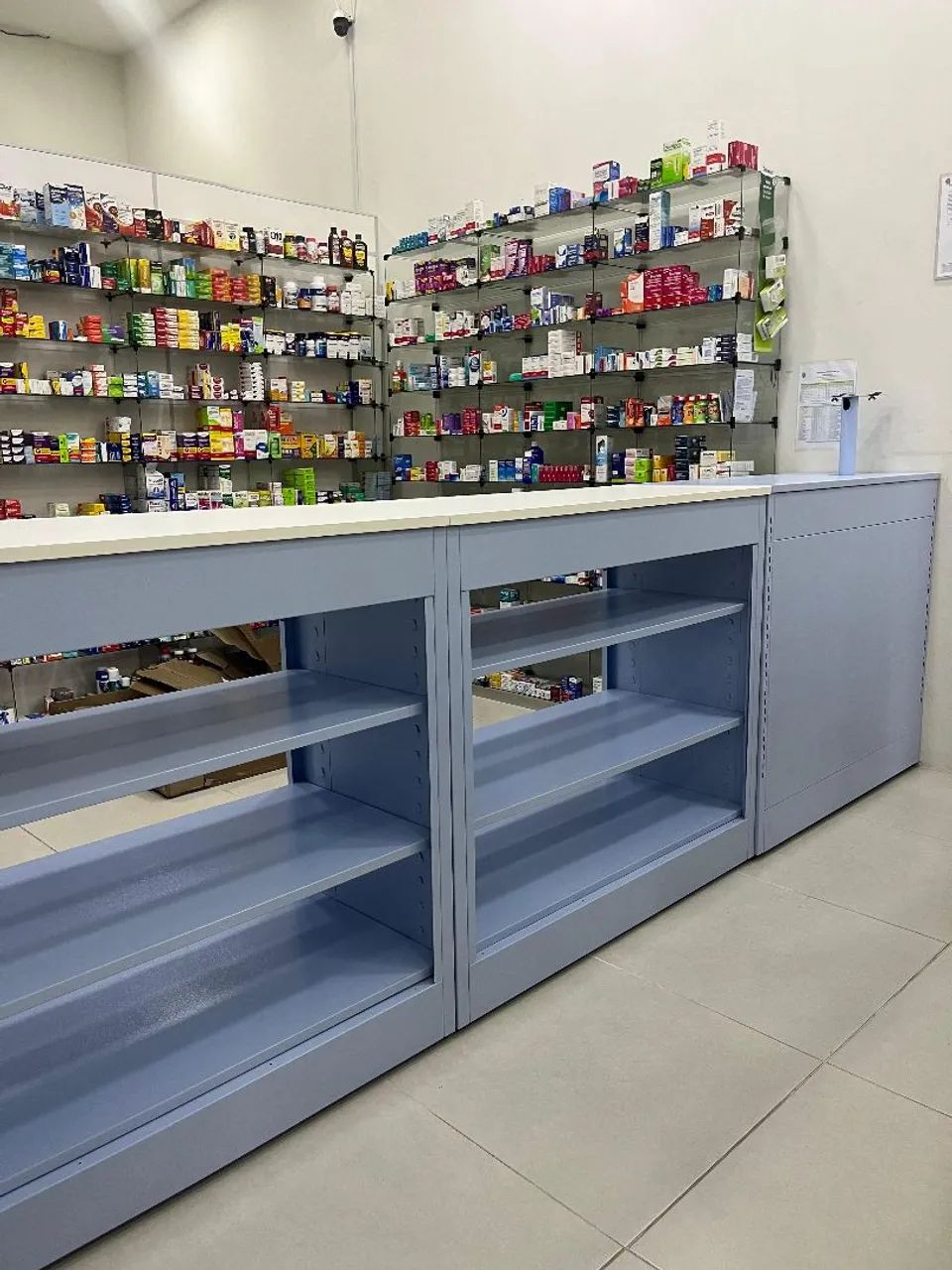 Prateleiras e Expositores para farmácia - Ótimo preço! - Foto 5