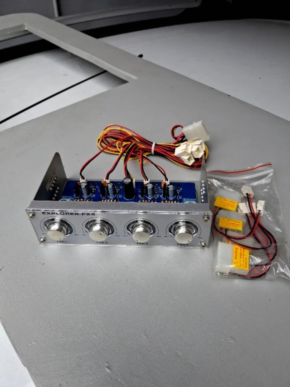 Controladora de velocidade para até 6 coolers de PC - Foto 2