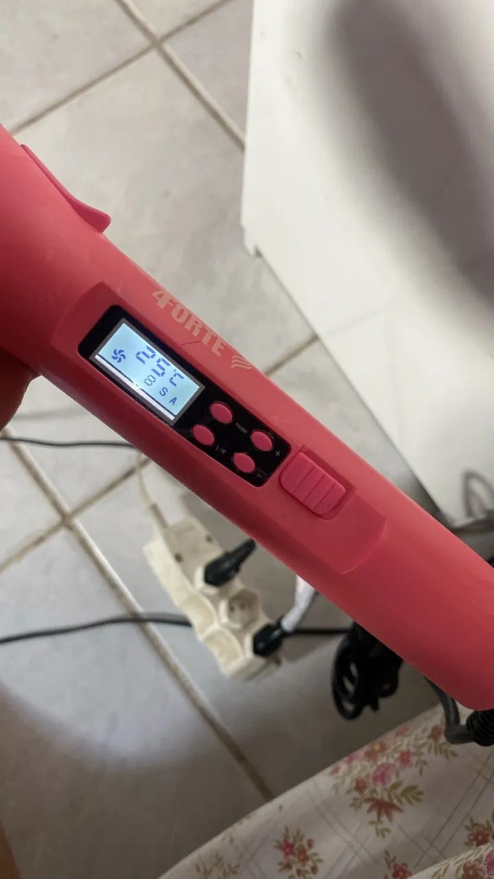 Modelador de cachos automático 