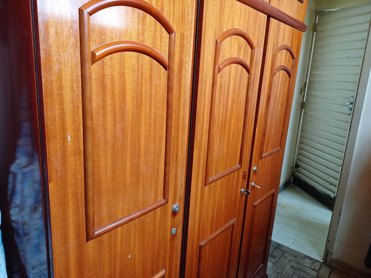 Guarda roupa usado 3 portas e maleiro