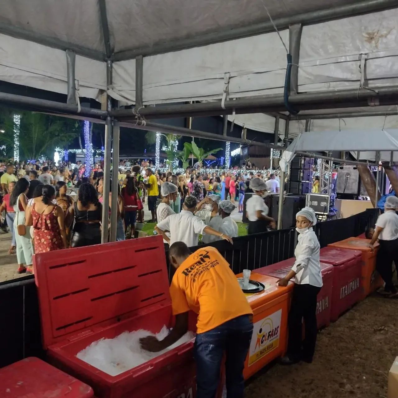 Caixa térmica   360 litros  - Foto 2