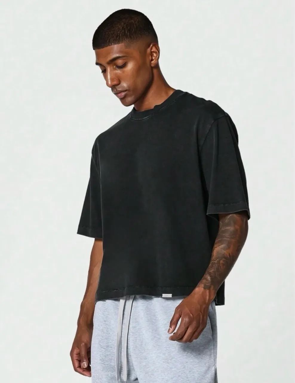 Camiseta Boxy Preta Estonada Sumwon 