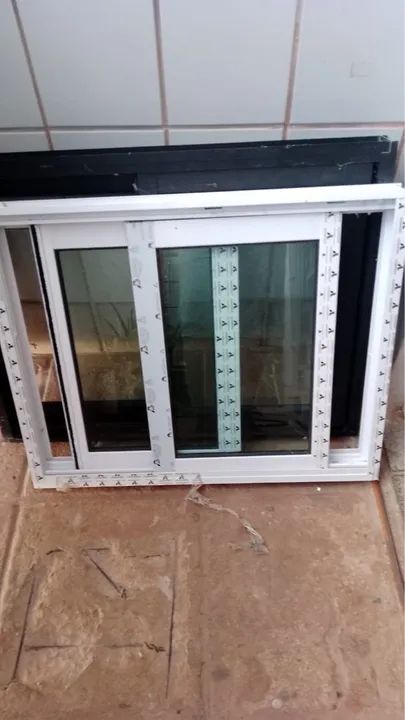 2 Janelas de Alumínio Corrediça 