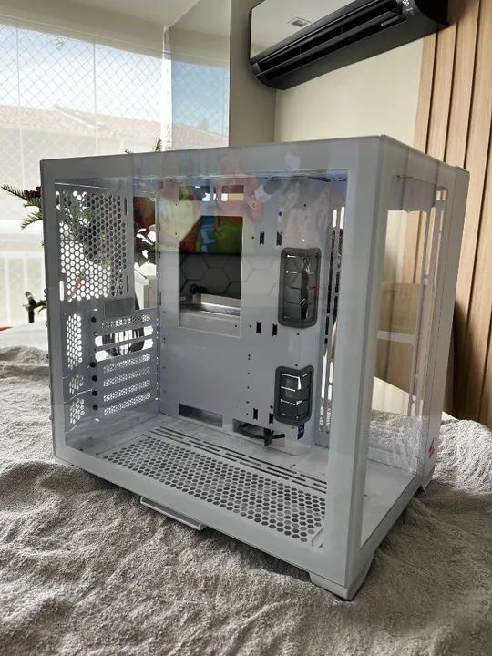 Gabinete Gamer Lian Li Redragon O11dyn Mini Branco com Fonte Cosair RM750X