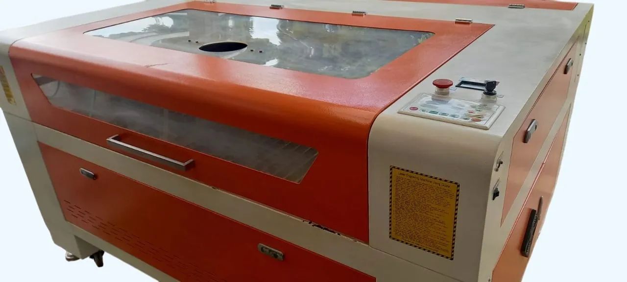 Máquina de Corte a Laser Industrial