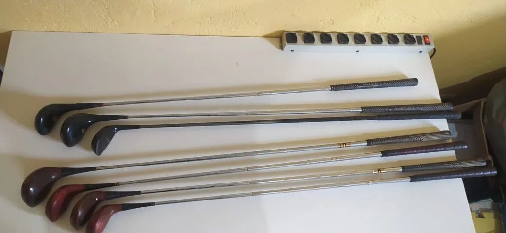 Grande Coleção com 32 tacos de golfe importados com bolsa, bolas e acessórios. - Foto 3
