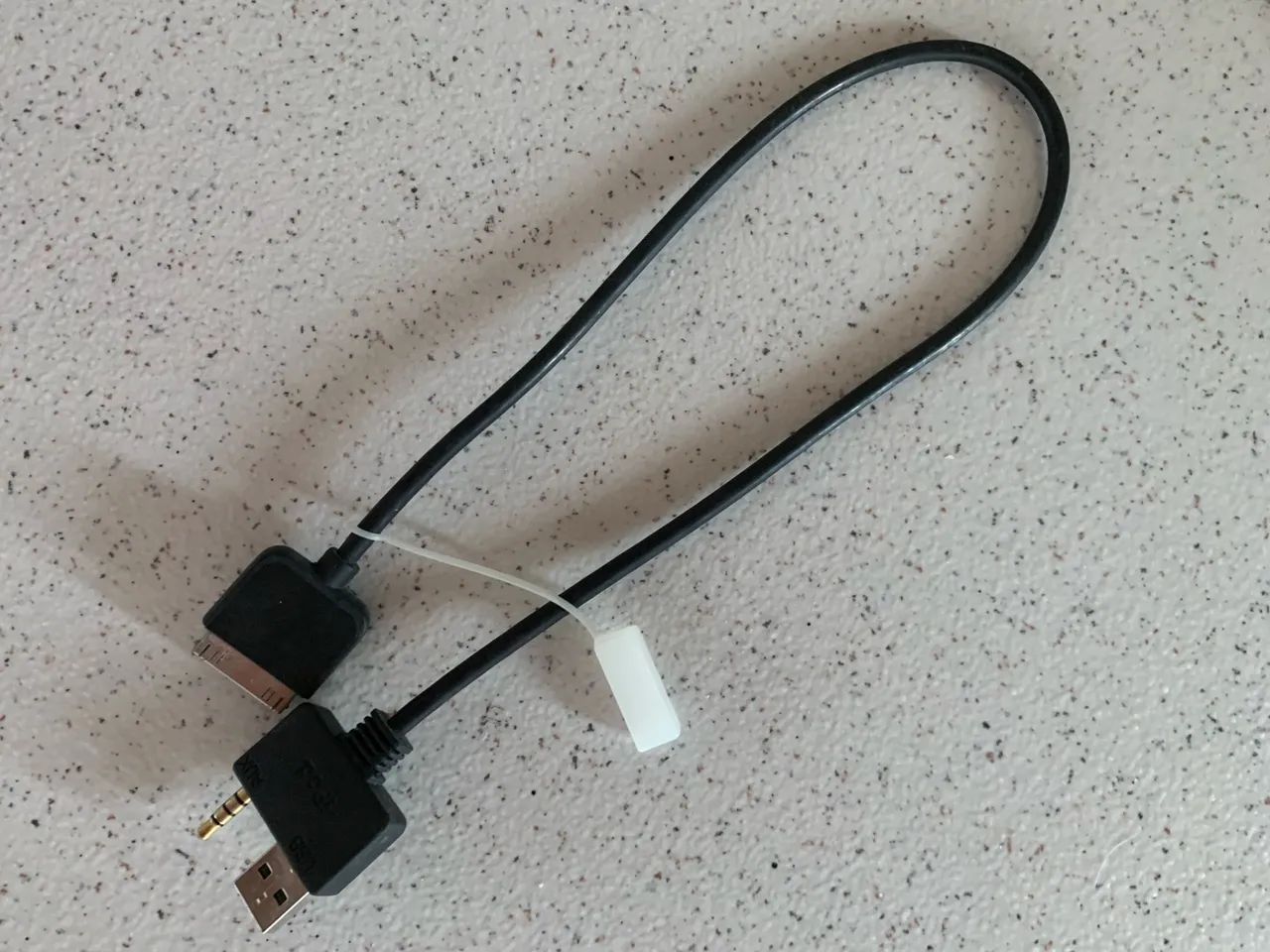 Cabo para iPod/iPhone com USB e AUX - Foto 3