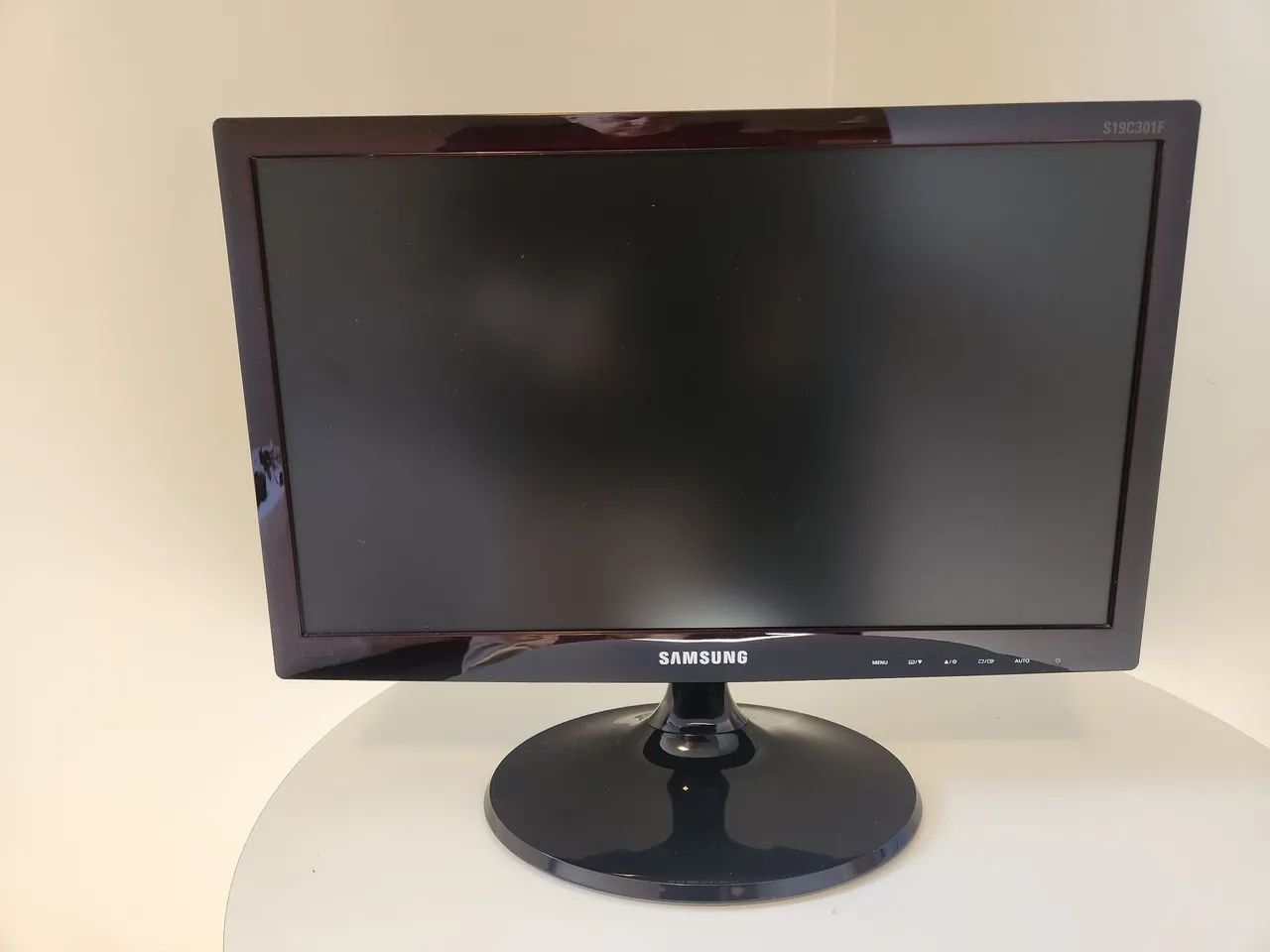 Monitor Samsung S19C301F
