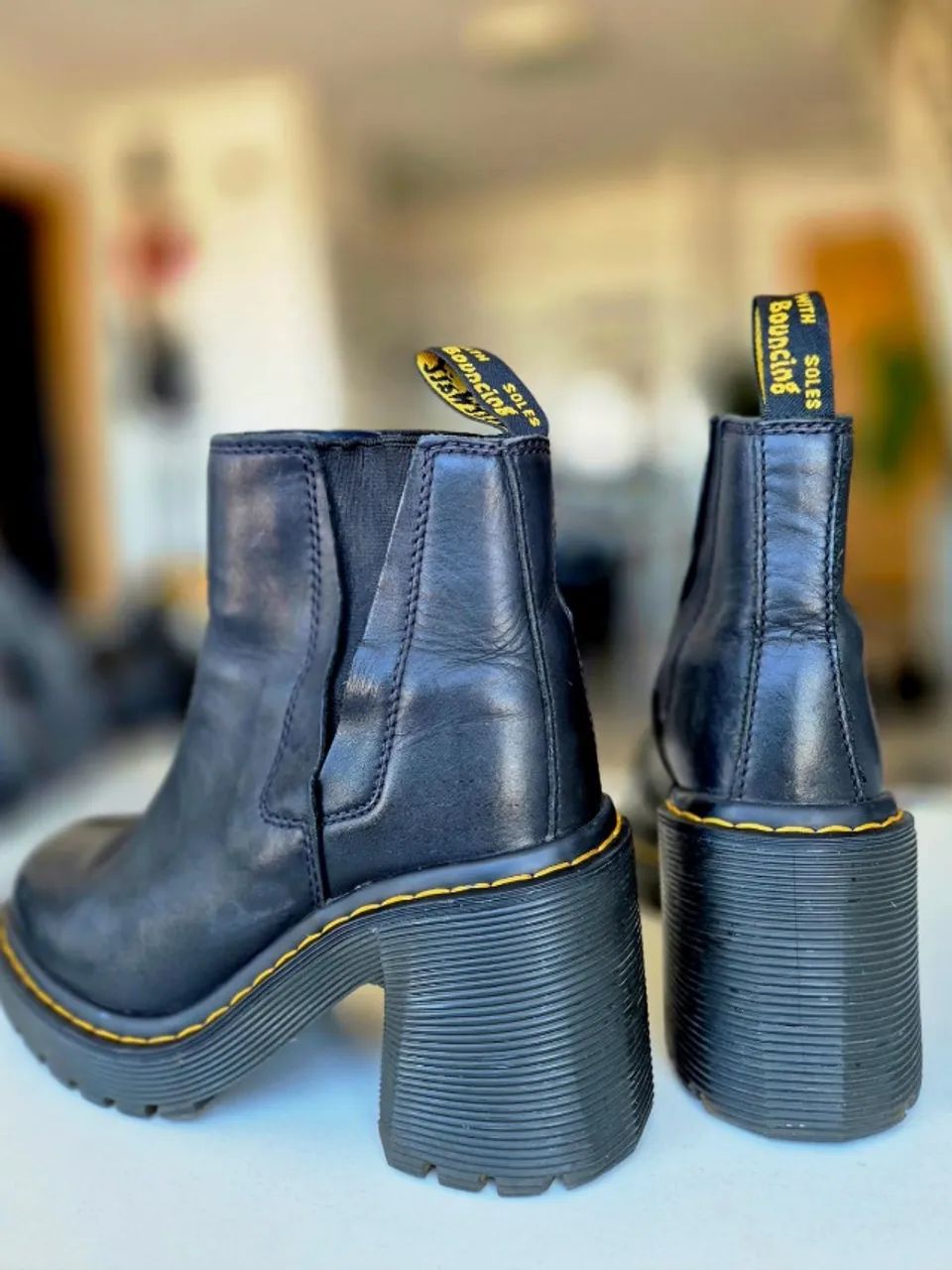 Bota Doctor Martens original tamanho 36 - Foto 2